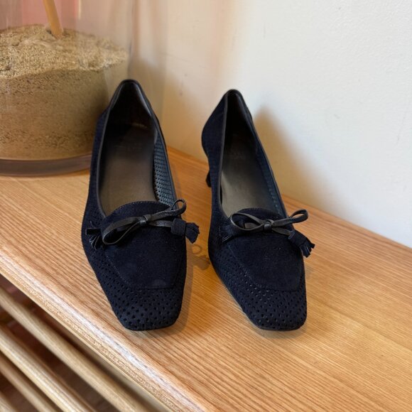 Stuart Weitzman Navy Suede Bow Kitten Heel Pumps Size 7 - Picture 3 of 10